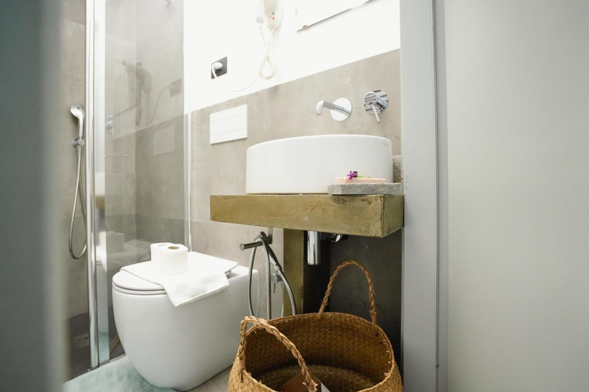 Maison Dante - Smart Stays Турин Экстерьер фото